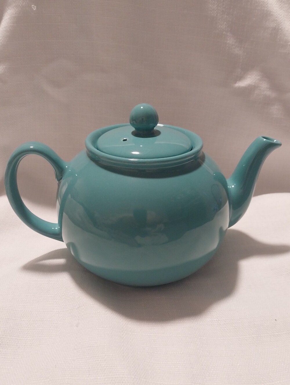 Pristine England Blue 16 oz. Ceramic Teapot